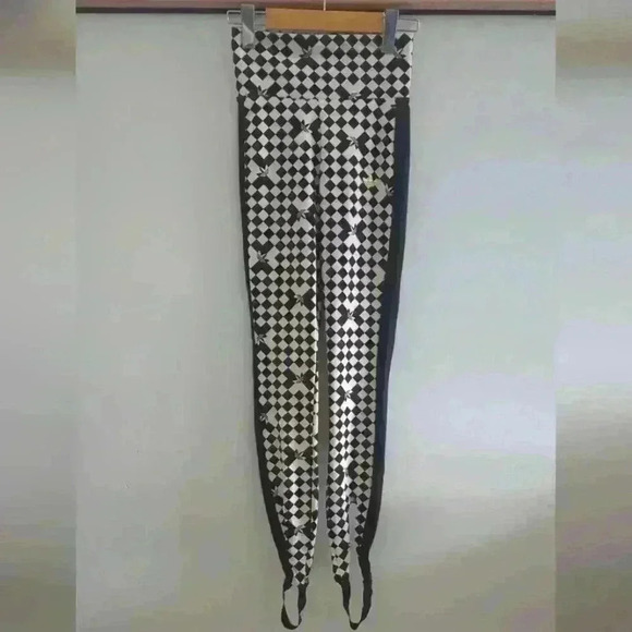 ADIDAS | Women's Off-White/Black Checkered Ski Chic Stirrup Leggings - Picture 5 of 9
